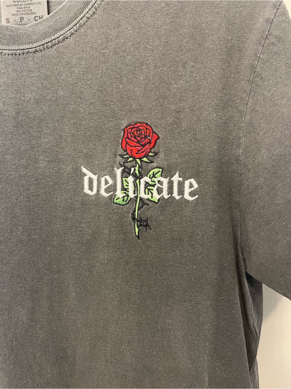 NWOT Comfort Colors “Delicate” T-Shirt with Rose Embroidery - Picture 6 of 8